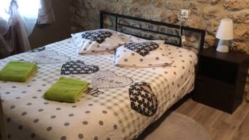 4 Schlafzimmer, Bügeleisen/Bügelbrett, Bettwäsche