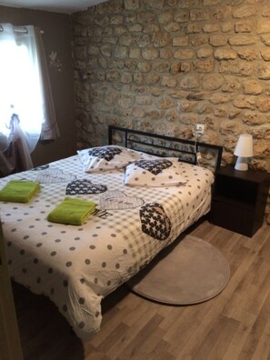 4 Schlafzimmer, Bügeleisen/Bügelbrett, Bettwäsche