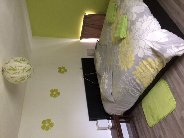 4 Schlafzimmer, Bügeleisen/Bügelbrett, Bettwäsche