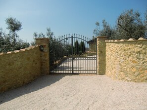 Property grounds - Luxury house with a stunning view and  pool (casale Marittimo)