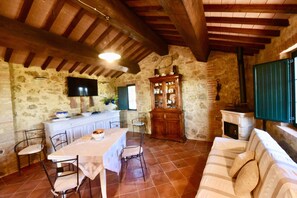 TV - Luxury house with a stunning view and  pool (casale Marittimo)