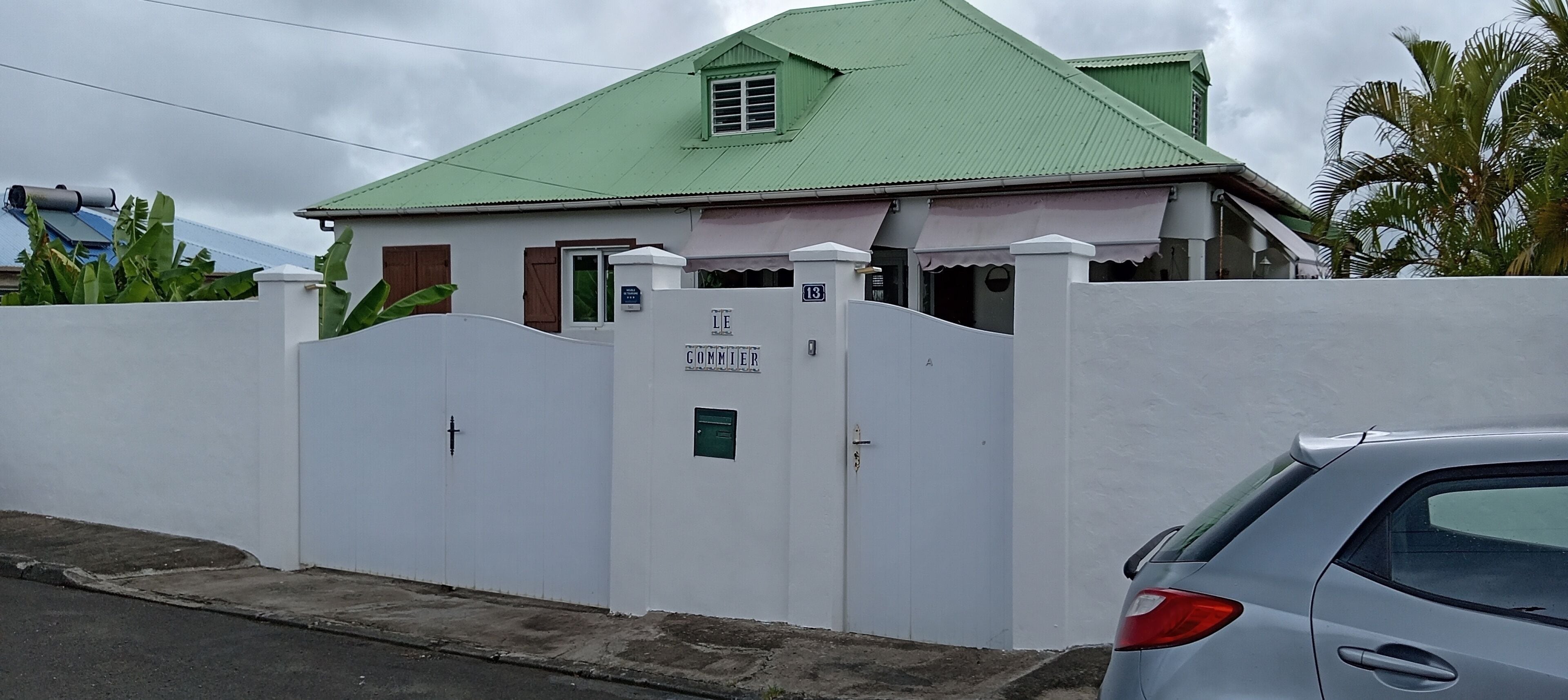 Façade rue des Flamboyants