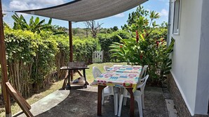 屋外ダイニングエリア