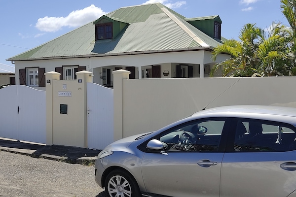 Façade rue des Flamboyants