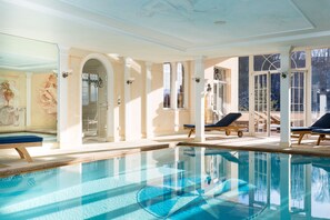 Piscine couverte, piscine extérieure