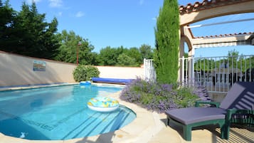 Piscine extérieure, piscine chauffée