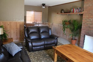 DVD player, books - Near everything. Surrounded by parks, and trails. Sleeps 6. Basecamp for Montana (Bozeman)