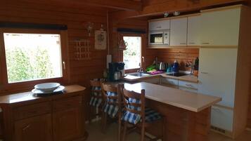 Frigorífic, microones, forn i placa de cuina