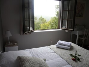 5 Schlafzimmer, Bügeleisen/Bügelbrett, Internetzugang, Bettwäsche