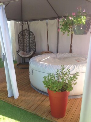 Terrace/patio - comfortable contemporary apartment **** (Brugheas)