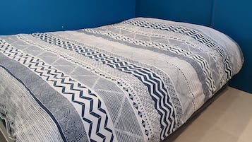 1 chambre, fer et planche Ă  repasser, Wi-Fi gratuit, draps fournis