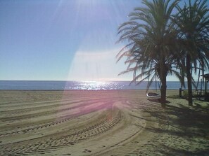 On the beach - MAGNIFICENT VIEW - ANY COMFORT - AC - WIFI - TV SAT - NEAR BEACH AND MARINA (La Duquesa - San Luis de Sabinillas - Manilva)