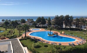 Outdoor pool - MAGNIFICENT VIEW - ANY COMFORT - AC - WIFI - TV SAT - NEAR BEACH AND MARINA (La Duquesa - San Luis de Sabinillas - Manilva)
