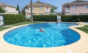 Pool - Cozy house, right on the beach and on the golf course in a quiet urbanization (Oliva)