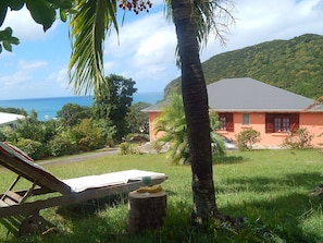 Property grounds - Up there in the garden - Villa with sea and mountain views - Deshaies (Deshaies)