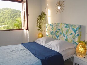 3 chambres, fer et planche à repasser, Wi-Fi, draps fournis