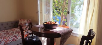 Luxury Studio in Exclusive Claremont Neighborhood