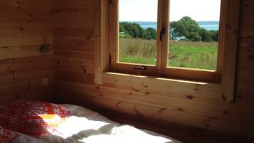 3 bedrooms, iron/ironing board, free WiFi