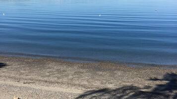 Am Strand, Liegestühle, Strandtücher