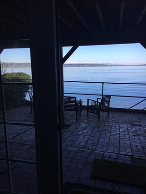Interior - Waterfront Beach Apartment 15 Min From Seattle (Burien)