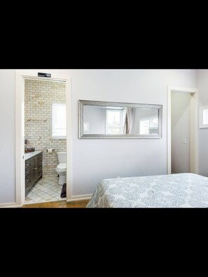 1 bedroom, iron/ironing board, free WiFi, bed sheets - Urban Oasis| Private Rooftop| Close to Everything| Free Parking (Nashville)