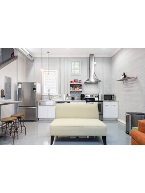 Interior - Urban Oasis| Private Rooftop| Close to Everything| Free Parking (Nashville)