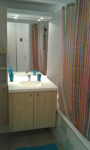 Bathroom - T2 "turquoise" ONDRES PLAGE with pool and tennis (Ondres)