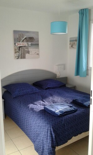 1 habitación, tabla de planchar con plancha y acceso a internet 