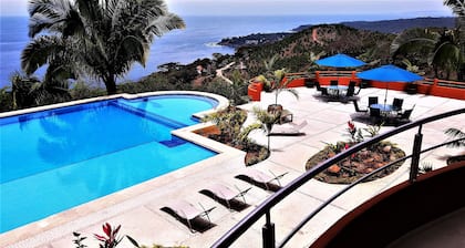Beautiful Ocean View 1-Bedroom Condo at Vista Encantada 106