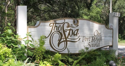 Cozy, Private, Gated, Hilton Head Location with Great Views. Steps to the beach