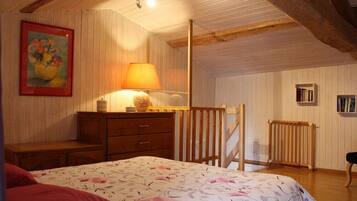 1 dormitorio, tabla de planchar con plancha, wifi gratis y ropa de cama