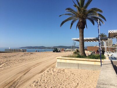 Charming apartment a stone's throw from the beach: Your sunny refuge