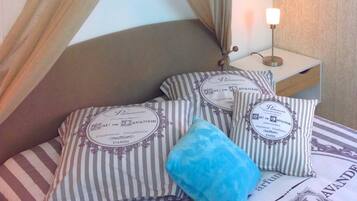 1 slaapkamer, een strijkplank/strijkijzer, wifi, beddengoed