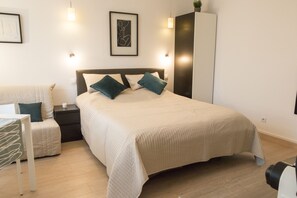 1 chambre, bureau, fer et planche à repasser, Wi-Fi gratuit