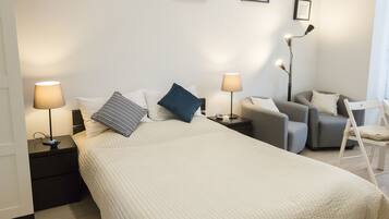 1 dormitorio, escritorio, tabla de planchar con plancha y wifi gratis