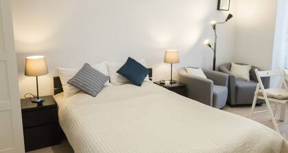Studio 22-Studio-Apartment-Wet room-Garden view