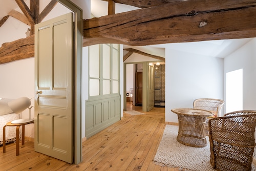 GITE "THE POT OF WINE" in the heart of Beaujolais