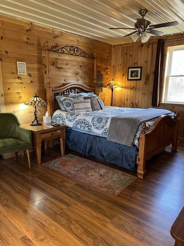 1 bedroom, free WiFi, bed sheets - Climb On Inn~ Studio~ Naturally Gorgeous~Rock Climbing -Red River Gorge~Cozy   (Pine Ridge)