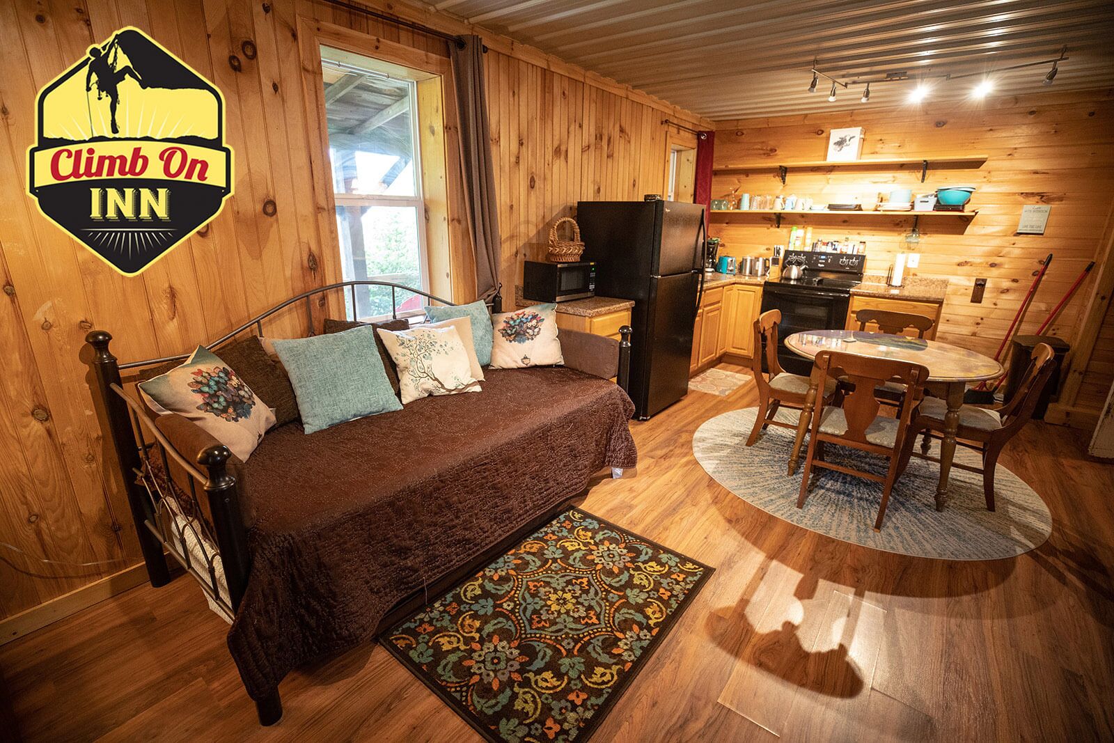 Smart TV, DVD player, books, stereo