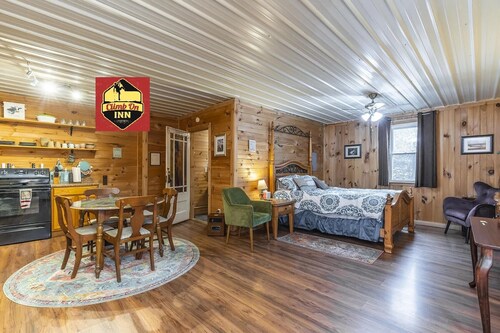 Climb On Inn~ Studio~ Naturally Gorgeous~Rock Climbing -Red River Gorge~Cozy  