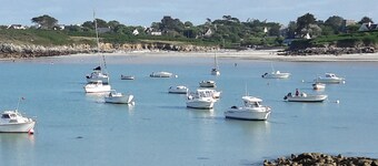 Maisonette in old stones typical of the country of Léon