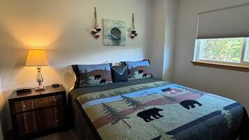 3 bedrooms, iron/ironing board, WiFi, bed sheets