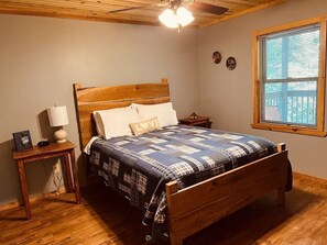 2 bedrooms, iron/ironing board, bed sheets