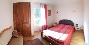 4 slaapkamers, een strijkplank/strijkijzer, internet, beddengoed