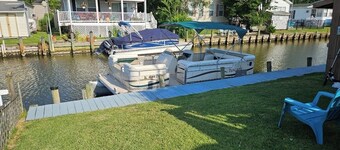 "FENWICK ISL. WATERFRONT VACATION HOME AT THE BEACH W / BOAT DOCK, RAMP & POOL""