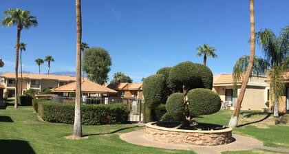 Royal Palms Desert Condo - 2 makuuhuonetta, 2 kylpyhuonetta, pääsy pyörätuolilla
