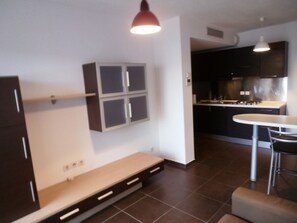 Fridge, microwave, oven, stovetop - CALVI APPT T2 OF QUALITY, SEASIDE AND CITY CENTER (Calvi)