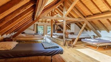 5 habitaciones, tabla de planchar con plancha y wifi gratis