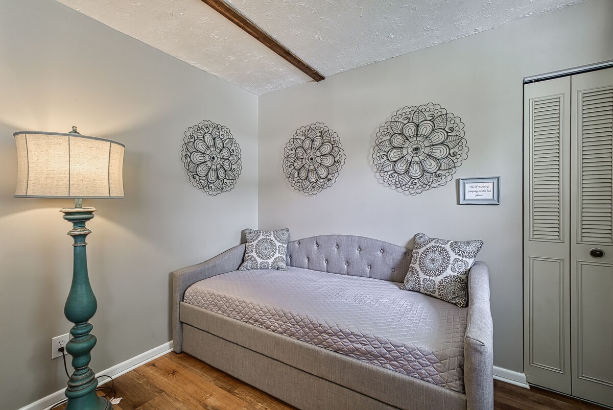 Photo 10 of St Augustine Anastasia House close to Downtown & Beaches, King beds in each room