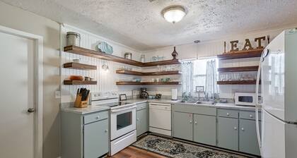 St Augustine Anastasia House close to Downtown & Beaches, King beds in each room